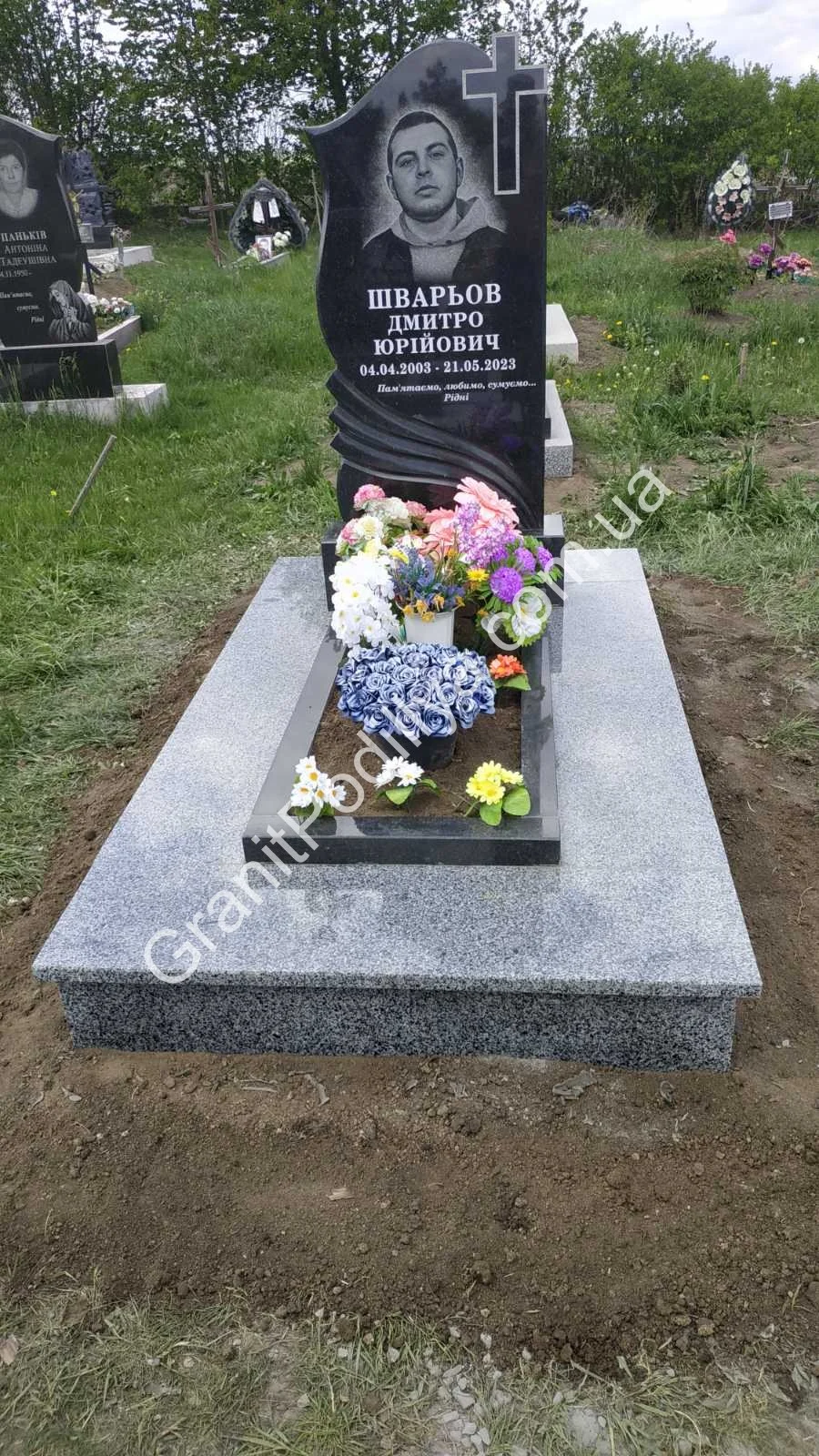 Одинарний пам'ятник з граніту - Кам'янець-Подільський | GranitPodillya